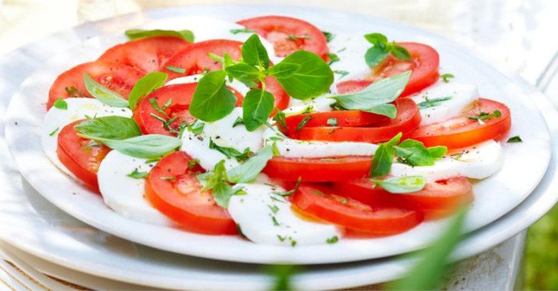 Blog wine Fine wines oenology tasting salad caprese mozarella tomatoes