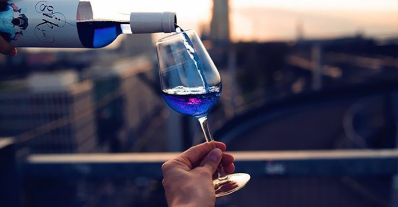 blog vin Beaux-Vins oenology tasting blue wine Gik